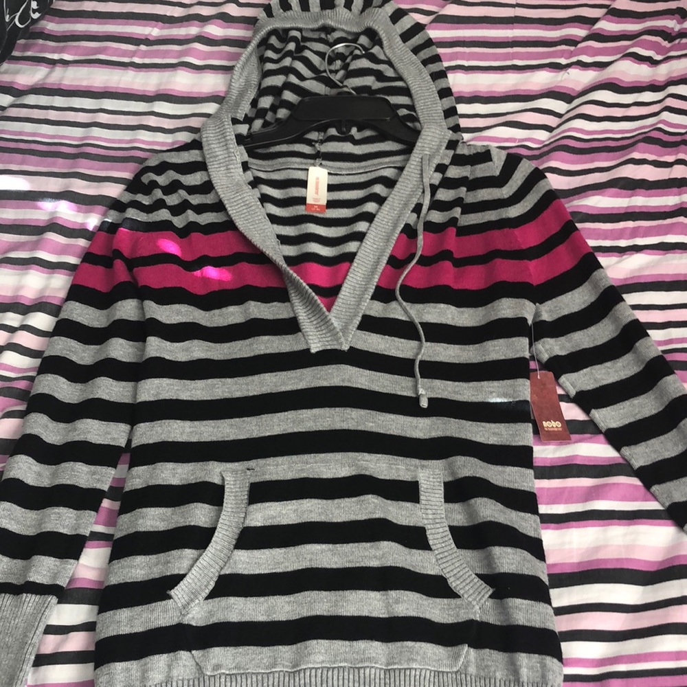 Long sleeve sweater hoodie